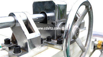 機(jī)械式可翻轉(zhuǎn)緊固刀體.jpg 機(jī)械式可翻轉(zhuǎn)緊固刀體.jpg