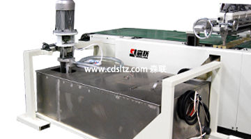 UV光油淋涂機(jī)獨(dú)立加溫箱.jpg UV光油淋涂機(jī)獨(dú)立加溫箱.jpg
