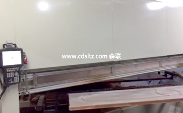 噴涂后自動旋轉(zhuǎn)換工件.jpg 噴涂后自動旋轉(zhuǎn)換工件.jpg